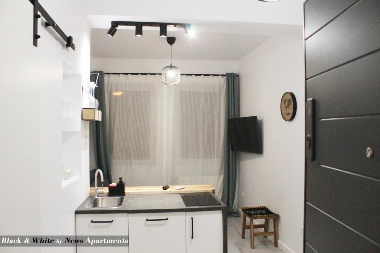 Black & White - News Apartment Bucarest Esterno foto